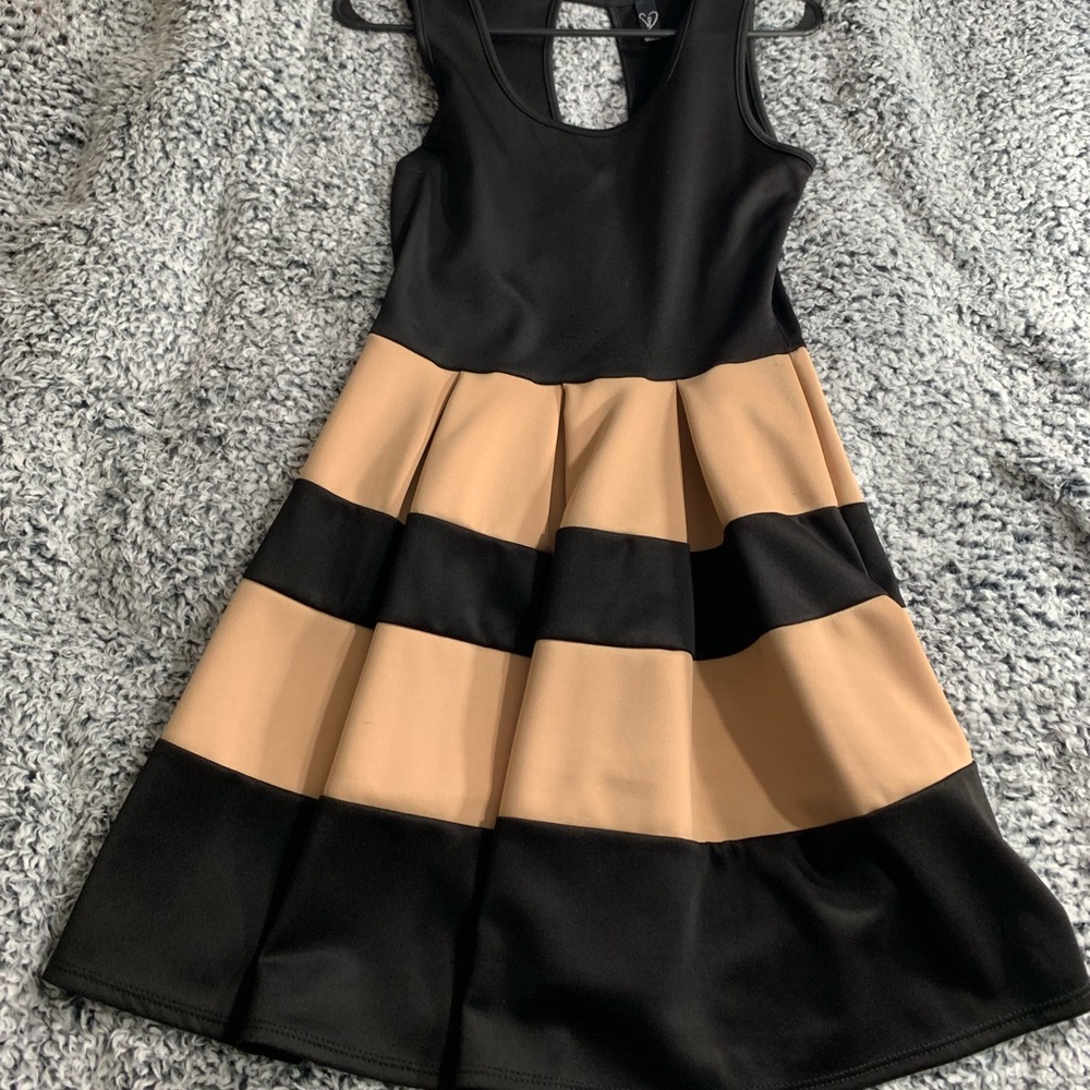 SUPER COMFY DRESS WORN ONCE